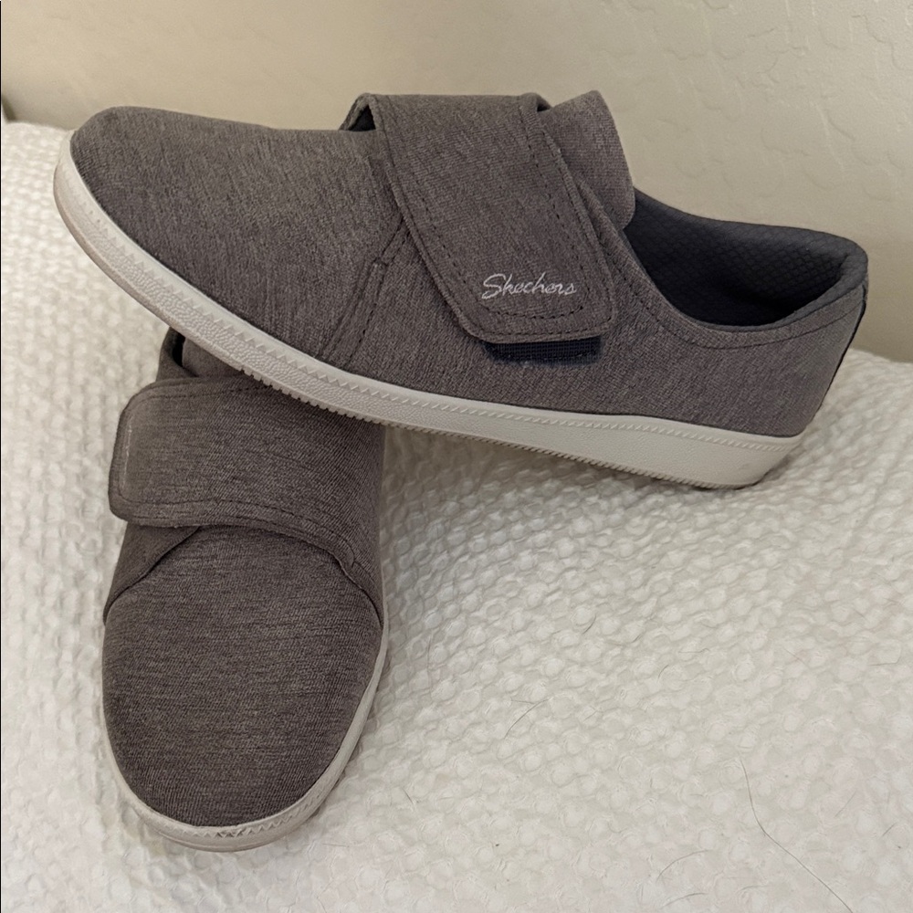 Skechers size 8  Madison Avenue Gray Slip-On Sneakers